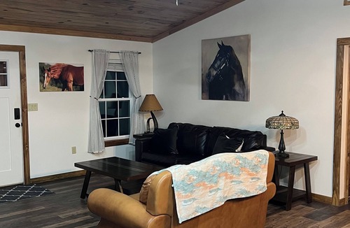 Morriston House | Cozy 2-bedroom, 2-bathroom retreat near HITS and the World Equestrian Center.