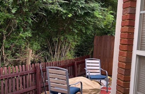 Hoover House | Cozy 2 Bedroom 2 Bathroom townhouse in the heart of Hoover/Pelham area