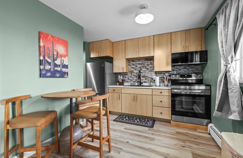 Williston Apartment | Cozy 2 Bedroom Apartment within walking distance from the Hospital.