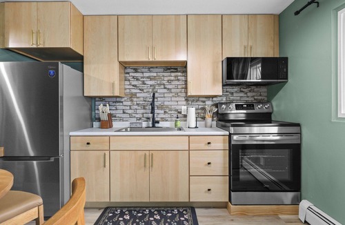 Williston Apartment | Cozy 2 Bedroom Apartment within walking distance from the Hospital.