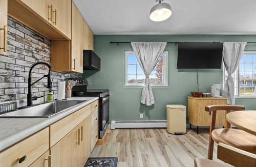 Williston Apartment | Cozy 2 Bedroom Apartment within walking distance from the Hospital.