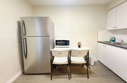 Bridgeview Apartment | Cozy 2-bedroom apartment for 4 people close to University of Windsor