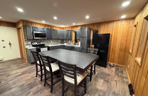 Solon Springs Cabin | Cozy 2-bedroom cabin near fabulous Barnes WI