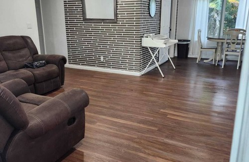 Pompano Beach House | Cozy 2-bedroom house in charming Pompano Beach with AC