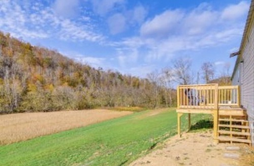 Eriline House | Cozy 2-bedroom mobile home in serene Oneida with AC
