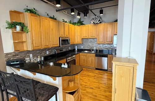 Menomonee Falls Condo | Cozy 2-bedroom condo in a peaceful spot with AC and gym, Enjoy Downtown Living!
