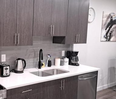 Northwest Calgary Apartment | Cozy 2 Bedroom Walkout Basement