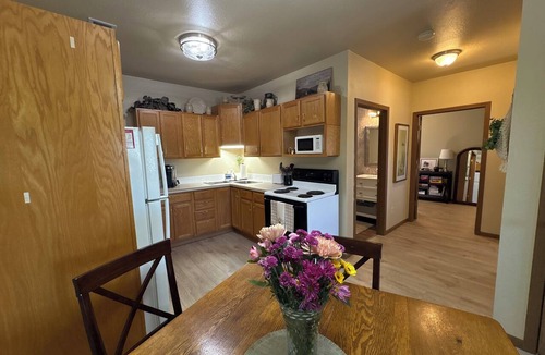 Omro Apartment | Cozy 2-bedroom waterfront apartment in charming Omro - The Perfect Getaway!