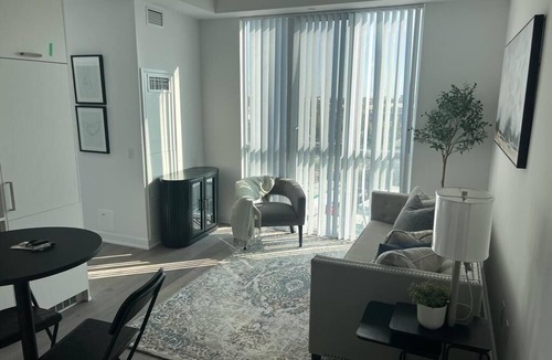 Vaughan Condo | COZY 2 BEDROOMS ONE FULL BATH IN THE NEW DOWNTOWN VAUGHAN, MINS FROM SUBWAY