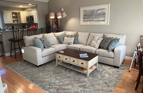 Northwest Harwich Condo | Cozy 2 BR Condo Overlooking the Herring River West Harwich