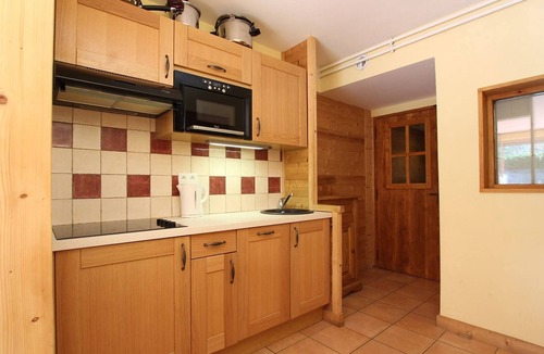 Chantemerle Apartment | Cozy 2-Room Apartment with Mountain Corner near Ski Lifts - Sleeps 6