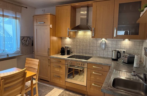 Worms Apartment | Cozy 2 X room, kitchen bathroom apartment in the Karl Marx Siedlung in Worms ground floor