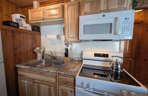 Park Rapids Cabin | Cozy 2BR 1BA Cabin #6 Riverside Point Resort