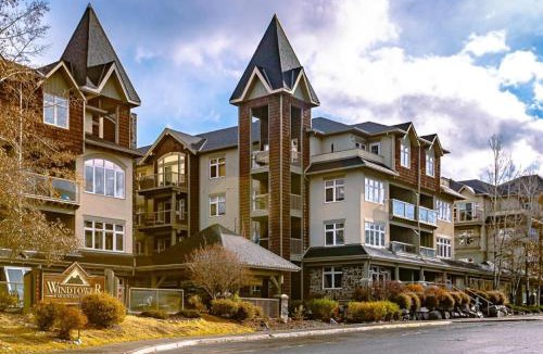 Canmore Apartment | Cozy 2BR-5BD Suite - Mountain Views - Htd Parking