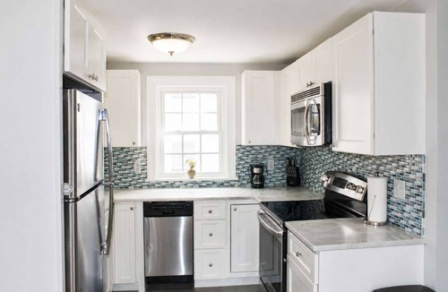 Wolfeboro Apartment | Cozy 2BR Getaway Steps from Lake Winnipesaukee
