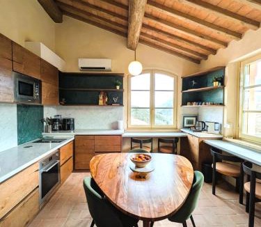 Mologno Apartment | Cozy 2BR Mountain Escape - Molazzana
