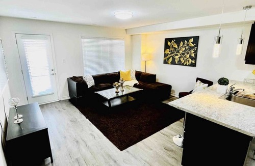 Milton House | Cozy 3 Bed and 3 Bath family house(Entire House).