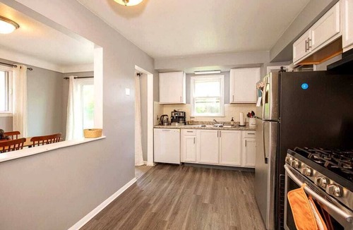 Maple Heights House | Cozy 3 bed homenNEW ON VRBO DISCOUNTED PRICE, EXCELLENT REVIEWS OTHER PLATFORMS