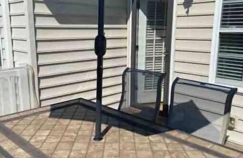 Hampton House | Cozy 3 Bedroom 2.5 bath home away from home.