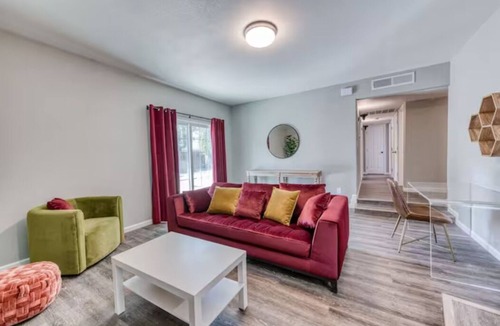 Clovis House | Cozy 3 Bedroom 2 Bath Home in Clovis, CA