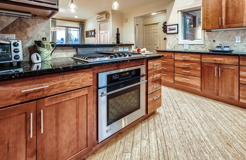 Newlands House | Cozy 3-bedroom 3bath home with amazing views & incredible location in Boulder.
