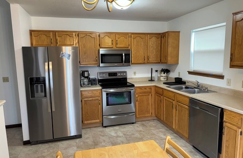 Fort Wayne House | Cozy 3-bedroom bungalow in Fort Wayne