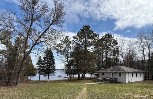Tower Cabin | Cozy 3 bedroom cabin centrally located at Moccasin Point, Lake Vermilion.