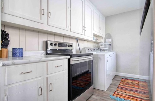 Warren Park House | Cozy 3 Bedroom Home - Close To Everything Downtown