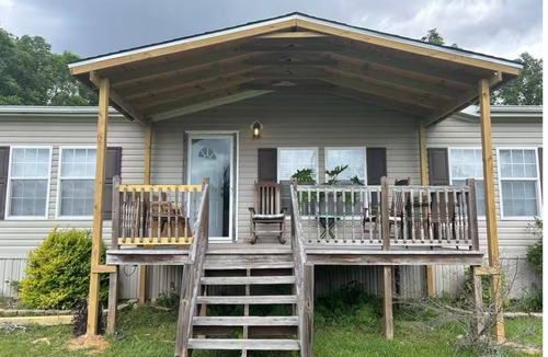 Chatawa House | Cozy 3-bedroom mobile home in delightful Magnolia with AC, WiFi