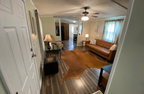 Mount Vernon House | Cozy 3-bedrooms, 2 full bath home in City Limits of Mount Vernon.