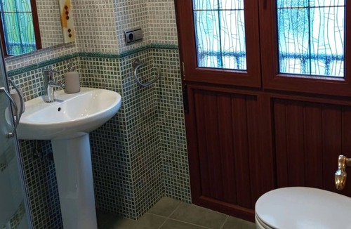Burgos House | Cozy 3-story house 2 minutes from the Cathedral! Ideal for families and groups