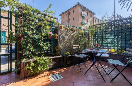 Bolognina House | Cozy 39m2 studio, ideal for an adult and a child up to 10 years old, located on the ground floor in lively Bolognina district. The location is strategic: the Fair, Tecnopolo & ring road are easily reachable, as are Central Station, the new Municipality h