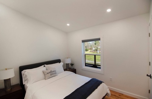 Alexander House | Cozy 3Bds 2Bths House w Fireplace 20 min to AVL