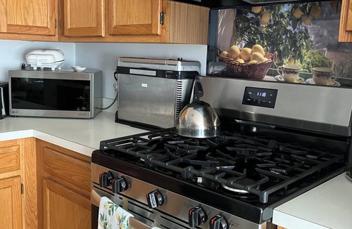 Harrisburg House | Cozy 3BR Family Stay Near Hershey & Harrisburg Sleeps 1-5 Free Parking