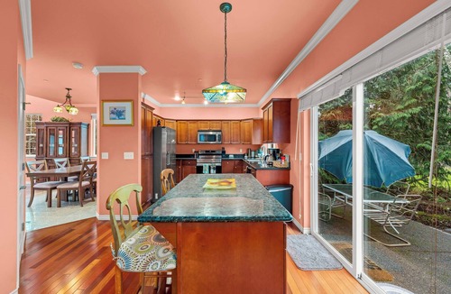 Maple Valley House | Cozy 3BR House with Lake View near Hiking Trails