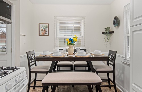 Central Clintonville House | Cozy 3BR: King Bed, Pool Table, Free Parking, Near OSU & Convention Center!