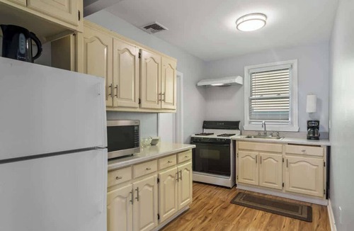 Hackensack House | Cozy 3BR w Parking, mins to NYC, FIFA