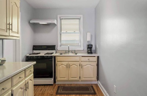 Hackensack House | Cozy 3BR w Parking, mins to NYC, FIFA