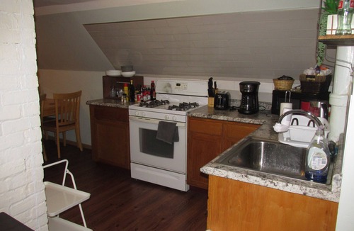 Downtown Minneapolis Apartment | Cozy 3rd Floor Apartment Near Downtown [5-6]