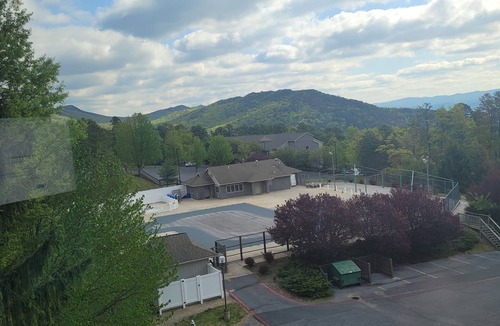 Massanutten Resort | Cozy 4 bdrm 4 bath ski resort with tons of amenities.