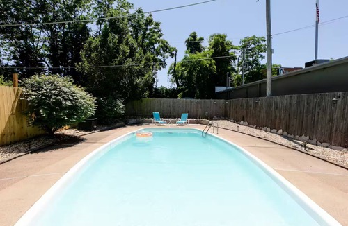 St. Louis House | Cozy 4 BR/2 Bath Home South of Downtown St. Louis