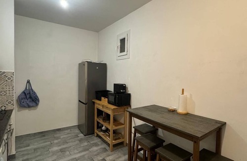 Les Cinq Avenues Apartment | Cozy 45-square-meter apartment – 2-minute walk to the tram & metro, in the heart of Marseille