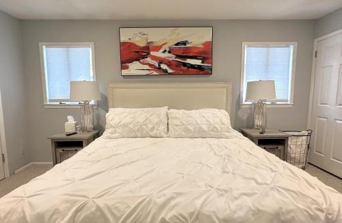Port Washington House | Cozy 4BR 3BA Home- Train to NYC, USOpen, CitiField Mets, MSG, Walk to Harbor & Golf