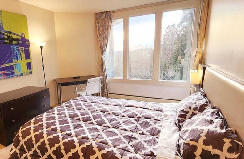 Kerrisdale House | Cozy 5 beds/4 bathrooms perfect for families or friends