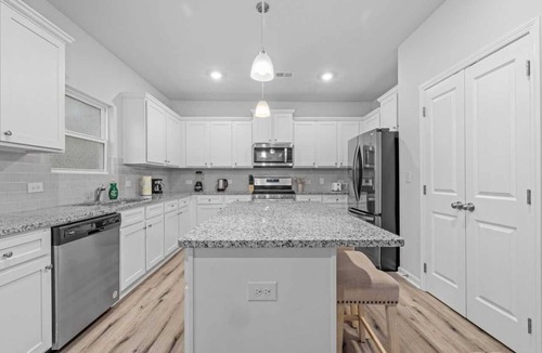 Grayson House | Cozy 5B3B Getaway｜Flexible Lease｜Dedicated Office｜Pet-Friendly｜Backyard #41952