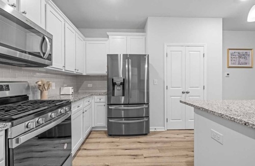 Grayson House | Cozy 5B3B Getaway｜Flexible Lease｜Dedicated Office｜Pet-Friendly｜Backyard #41952