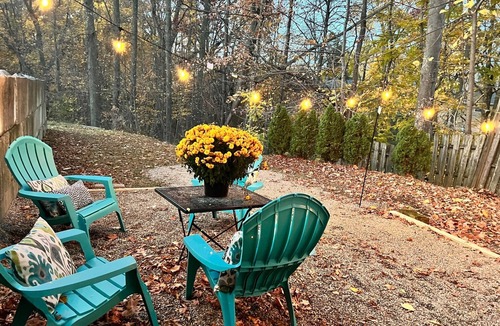 Berea House | Cozy 5BR & 2 Bath-CLE, BW, IX Center-walkout basement - firepit - dog friendly!