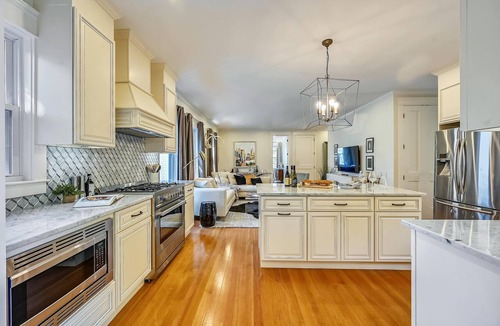 Forest Hills - Woodbourne Condo | Cozy 5BR Jamaica Plain | Walk to T & Downtown