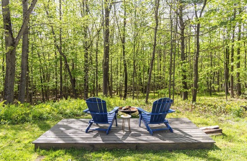 Keene Cabin | Cozy A-frame cabin surrounded by trees in Keene