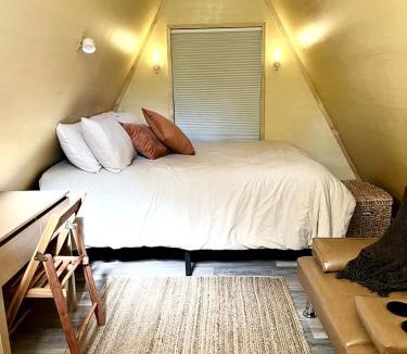 Fountain Run House | Cozy A-Frame Overlooking a Creek in Beautiful Fountain Run, Kentucky
